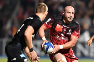 Lyon back-row Carl Fearns