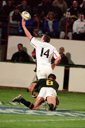 Tim Stimpson is tackled, SA v England 2000