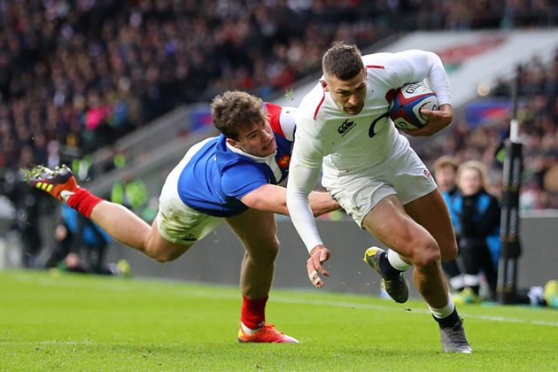Jonny May beats Damian Penaud