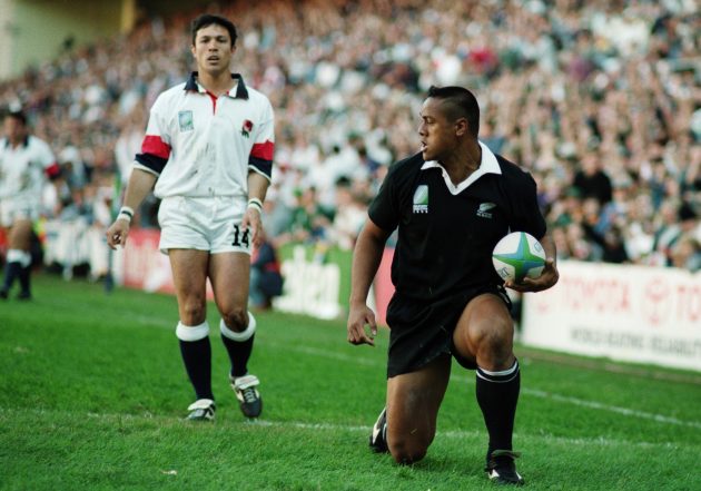 Win a great new book by Stuart Barnes Jonah Lomu scores against England 1995 World Cup