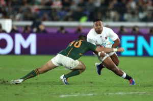 What is attracting rugby league clubs to union stars?