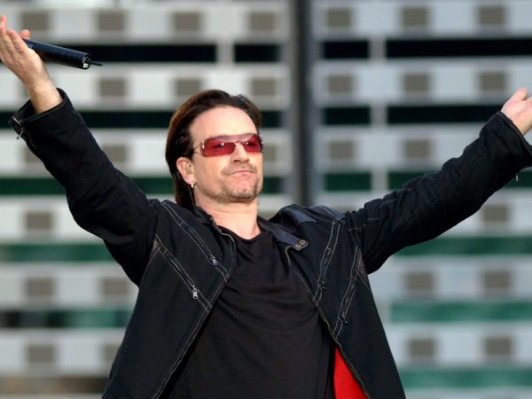 Bono Drops In To Talk To Ireland Squad