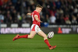Wales U20 fly-half Sam Costelow