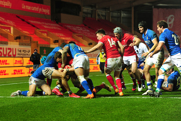 Old heads come to the fore as Wales beat Italy