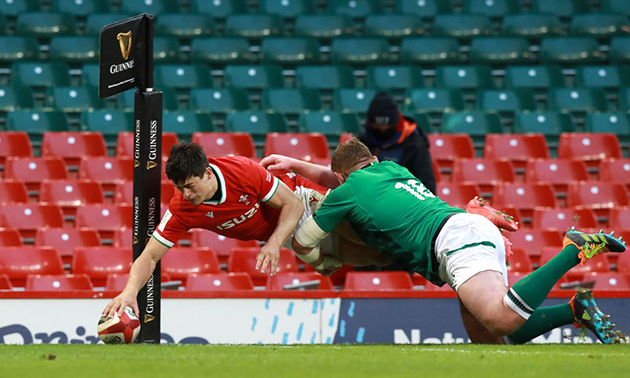 Louis Rees-Zammit produces sensational finish