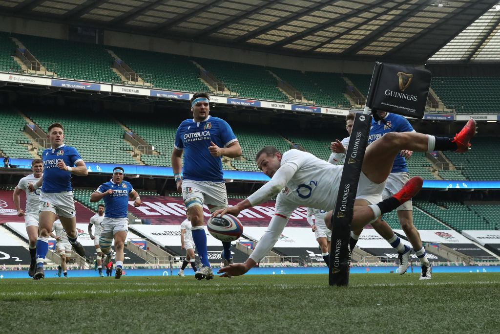 Jonny May scores wonder try against Italy