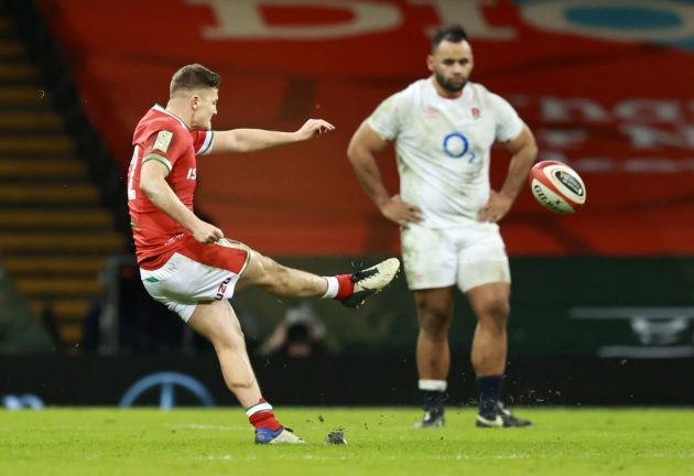 Wales lift the Triple Crown
