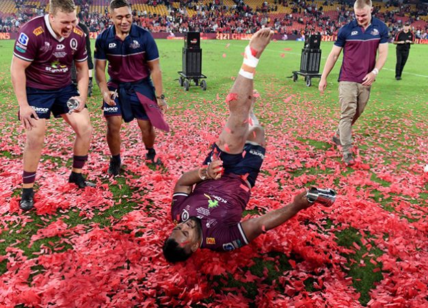 Super Rugby breakdancing