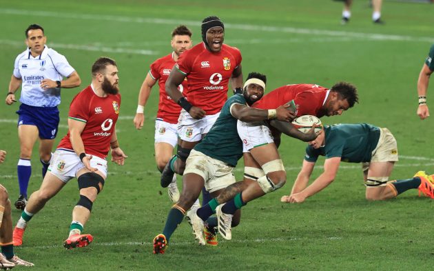 Lions' smart decision-making in contact