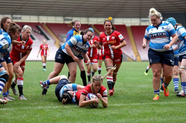 Saracens scrum-half Ella Wyrwas