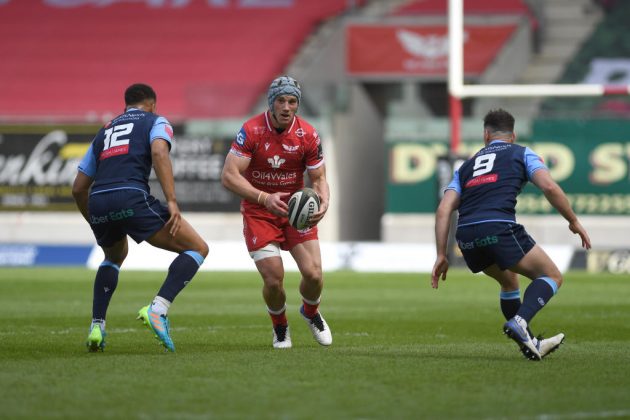Crowds banned from rugby matches in Wales