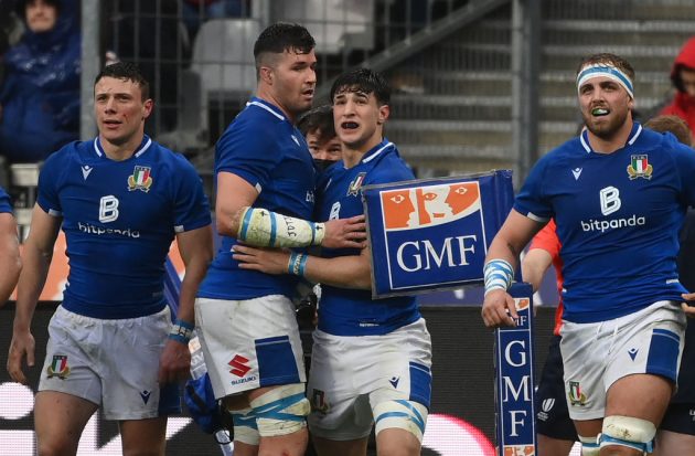 Tommaso Menoncello scores on Italy debut