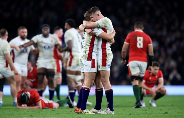 England hold off Wales in frantic second half