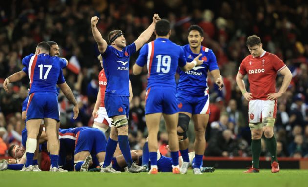 France keep Grand Slam dream alive