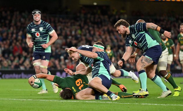 Francos Mostert scores v Ireland