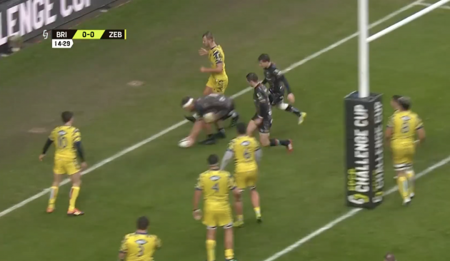 Watch: Ridiculous 'own try' in Challenge Cup