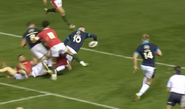 Finn Russell offload