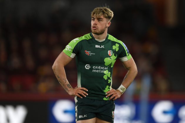 Ollie Hassell-Collins to join Leicester