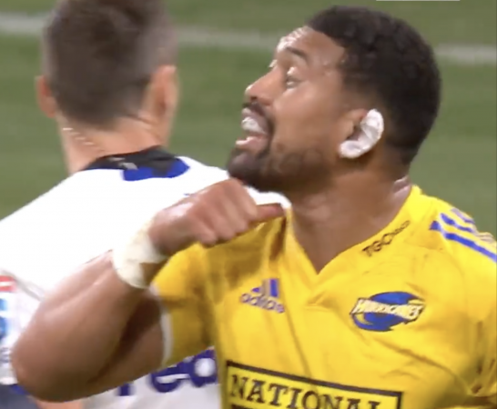 Ardie Savea gesture