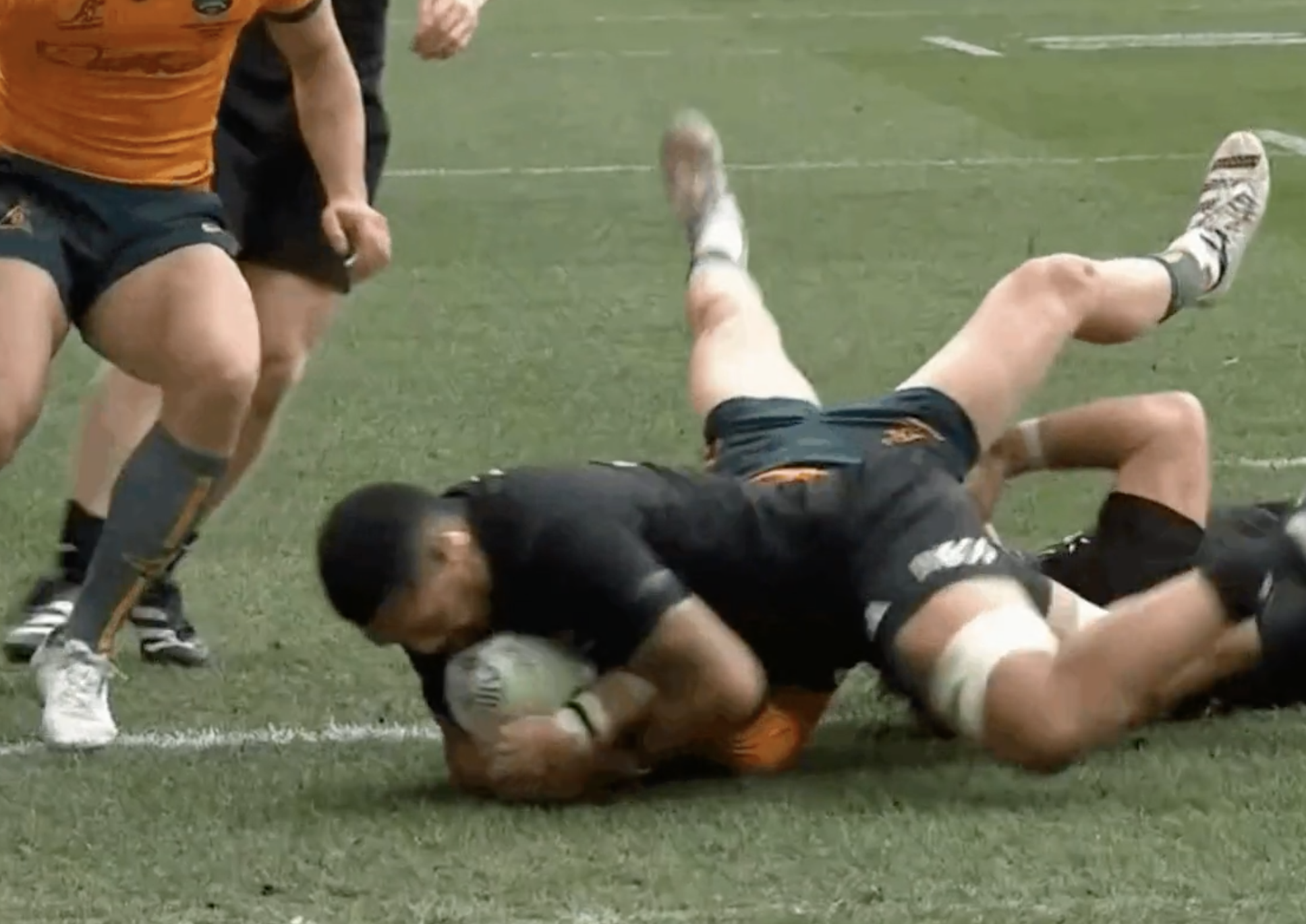 Watch amazing try-saver from Ardie Savea