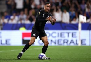 Aaron Smith hat-trick