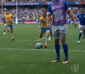 ball hit Italian sub