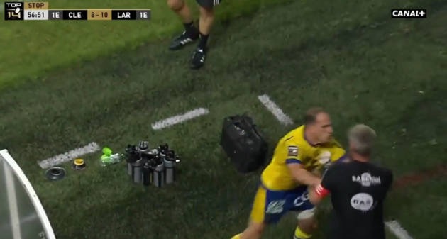Benjamin Urdapilleta shoves Ronan O'Gara during Clermont's Top 14 match against La Rochelle.
