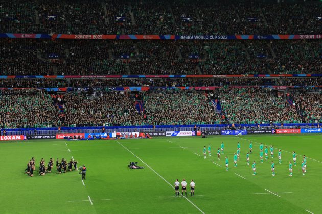 Ireland stand in figure of eight formation to face haka