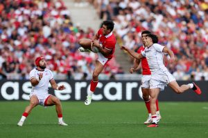 Rees-Zammit kick-off