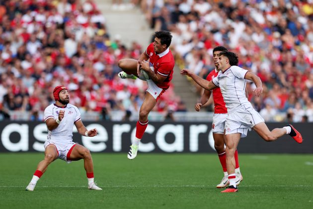 Rees-Zammit kick-off