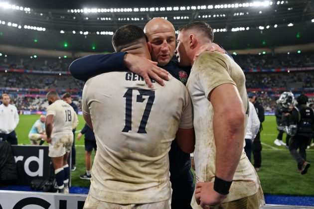 weight of England shirt