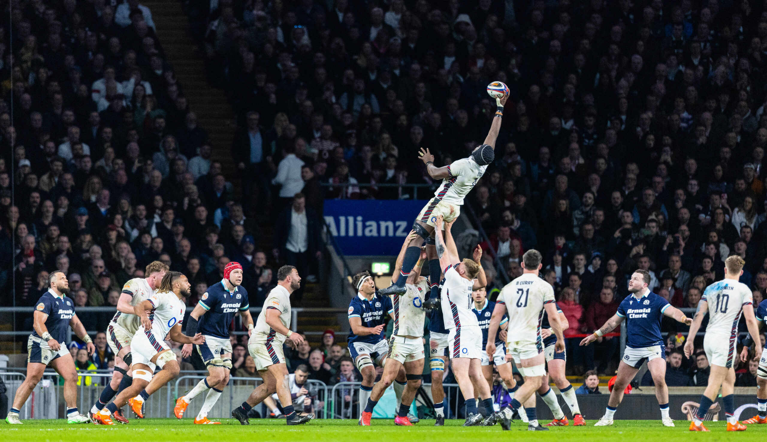 Lineouts are only utilised in rugby union. (Photo by Ross MacDonald/SNS Group via Getty Images)
