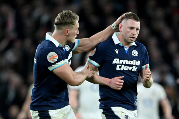 Duhan van der Merwe consoles Scotland teammate FInn Russell after missing a conversion during the 2025 Six Nations match against England