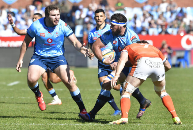 Marcell Coetzee of the Bulls attempts an offload during the May 2025 URC quarter-final against Edinburgh