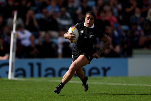 New Zealand’s Katelyn Vahaakolo runs with the ball on her way to scoring a try in the 2025 Women’s Rugby World Cup quarter-final against South Africa.