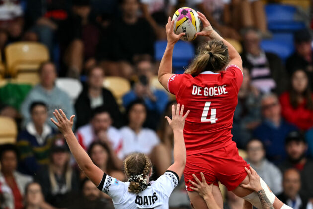 Canada's Sophie de Goede wins the ball in a line-out during the Women's Rugby World Cup pool B match between Canada and Fiji. (Photo by Paul ELLIS / AFP)
