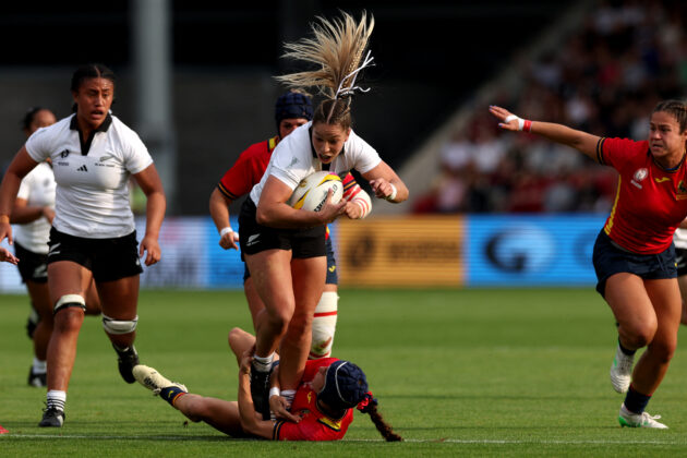 New Zealand's centre Amy du Plessis is tackled by Spain's wing Clara Piquero during the Women's Rugby World Cup. (Photo by Adrian Dennis / AFP) 
