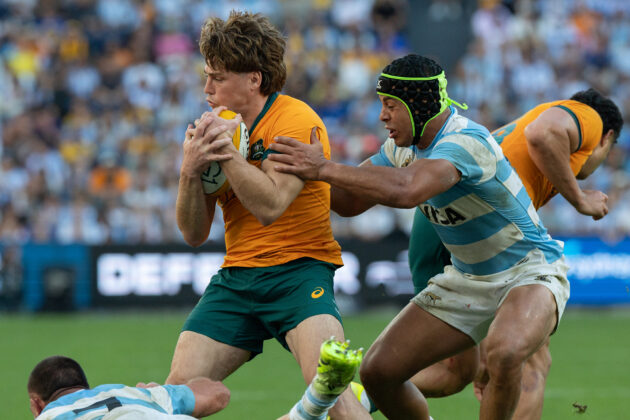Australia’s James O’Connor fends off Argentina’s Santiago Chocobares during the 2025 Rugby Championship match in Sydney. 
