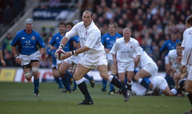 England's Lawrence Dallaglio prepares to make a pass during the 2001 Six Nations match against Italy