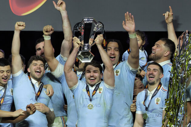 Antoine Dupont holds aloft the Six Nations trophy after Frande’s 2026 victory