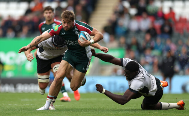 Leicester's Ollie Hassell-Collins runs with the ball during the September 2025 Gallagher PREM match against Saracens