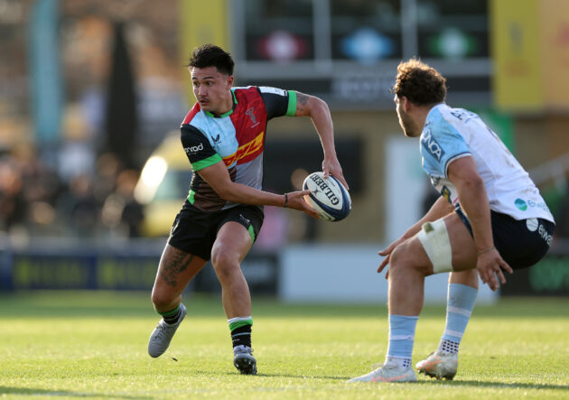 Marcus Smith of Harlequins passes the ball during the December 2025 Champions Cup match against Bayonne.